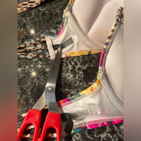 Largest collection: Victoria’s secret’s bikini bombshell push-up various sizes - Picture 5 of 12